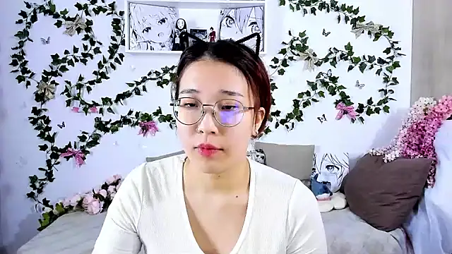 Snapshot of Myamyali chatting on 01/03/25, 08:11 Myamyali online show from 01/03/25, 08:11