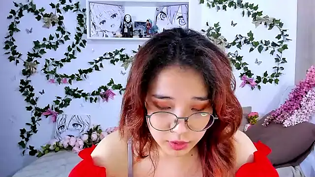 Snapshot of Myamyali chatting on 01/11/25, 09:04 Myamyali online show from 01/11/25, 09:04