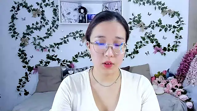 Snapshot of Myamyali chatting on 02/18/25, 08:03 Myamyali online show from 02/18/25, 08:03