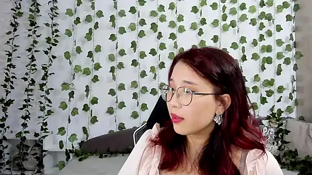 Snapshot of Myamyali chatting on 09/22/25, 02:24 Myamyali online show from 09/22/25, 02:24