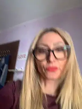 Snapshot of harleyejoker1 chatting on 11/06/25, 10:27 harleyejoker1 online show from 11/06/25, 10:27