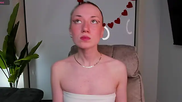 Maddy Garcia online show from 02/06/25, 12:54