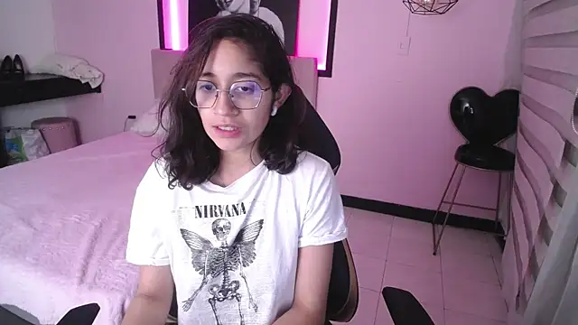 Lili Gomez  online show from 12/16/24, 03:54