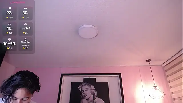 Lili Gomez  online show from 09/26/25, 12:42