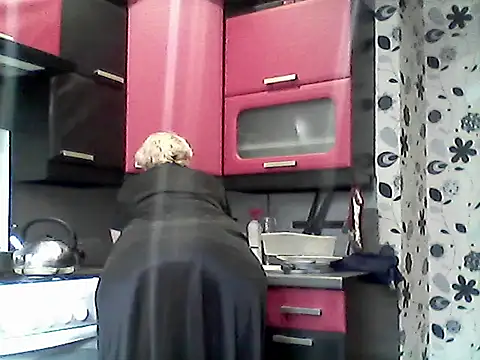 Lisa Suzie online show from 11/18/25, 11:14