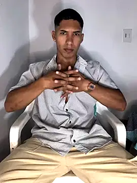 Snapshot of maximo_vega_newv chatting on 10/31/25, 11:17 maximo vega newv online show from 10/31/25, 11:17