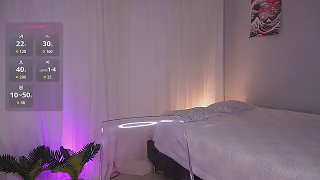 Lia Sweett  online show from 07/14/26, 04:13