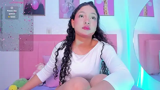 amandalee01 online show from 02/25/25, 12:34