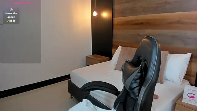 stephanya  online show from 11/10/25, 07:24