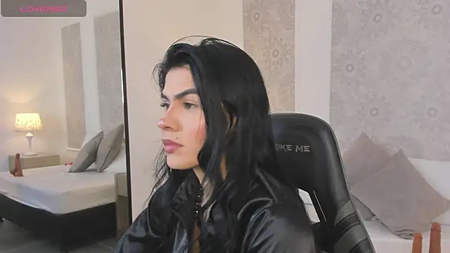 stephanya  online show from 07/12/26, 12:40