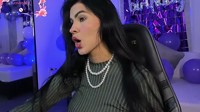 stephanya  online show from 07/27/26, 06:04