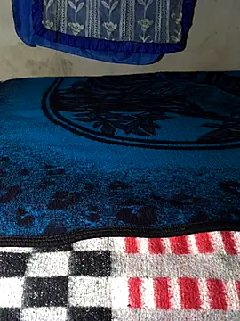 manuamador online show from 10/20/25, 03:40