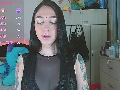 Snapshot of karla_zambrano chatting on 03/08/25, 02:23 karla zambrano online show from 03/08/25, 02:23