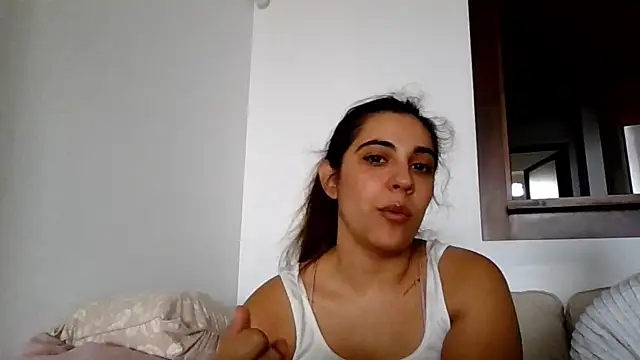 Snapshot of Ursumi1 chatting on 10/15/25, 09:53 Ursumi1 online show from 10/15/25, 09:53