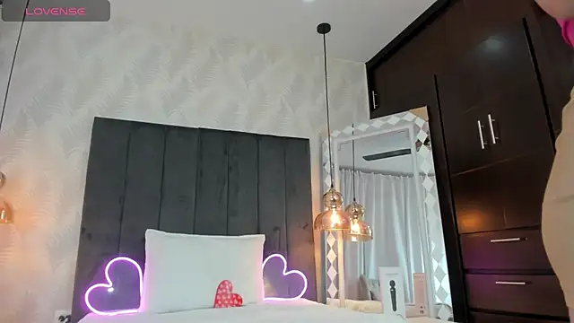 SHARONN     online show from 01/24/25, 03:54