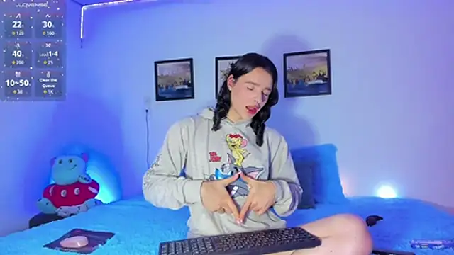 elafranco  online show from 12/18/25, 01:00