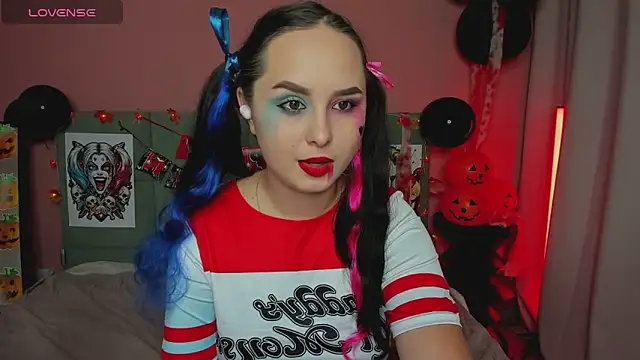 BeatriceReeves online show from 10/24/25, 01:03