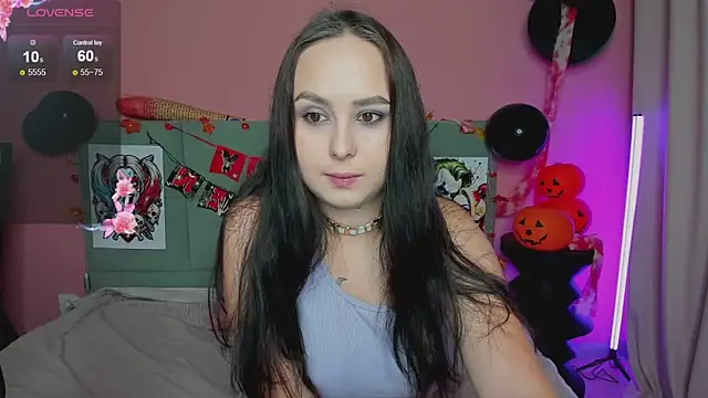 BeatriceReeves online show from 10/31/25, 01:06