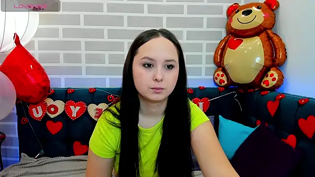 Snapshot of BeatriceReeves chatting on 02/16/26, 01:02 BeatriceReeves online show from 02/16/26, 01:02
