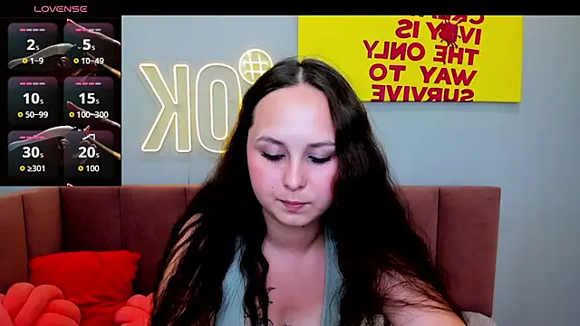 Snapshot of BeatriceReeves chatting on 07/06/26, 01:02 BeatriceReeves online show from 07/06/26, 01:02
