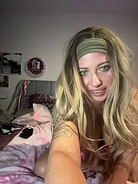 Hollyhudson123 online show from 03/19/25, 10:00