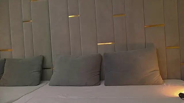 Ishtar Divine online show from 01/14/25, 02:32