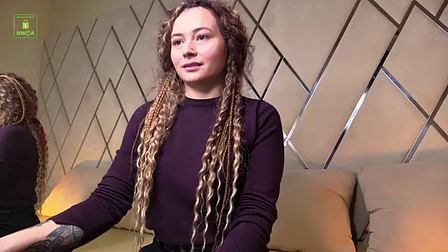 Ishtar Divine online show from 12/15/25, 10:41