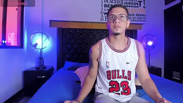 JoshMillerr  online show from 01/26/25, 07:41