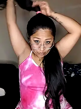 Snapshot of ineliveca chatting on 01/07/25, 11:45 ineliveca online show from 01/07/25, 11:45