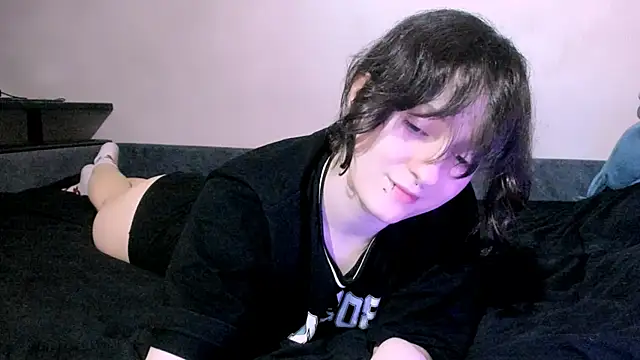 luna cosmic online show from 02/25/25, 09:24
