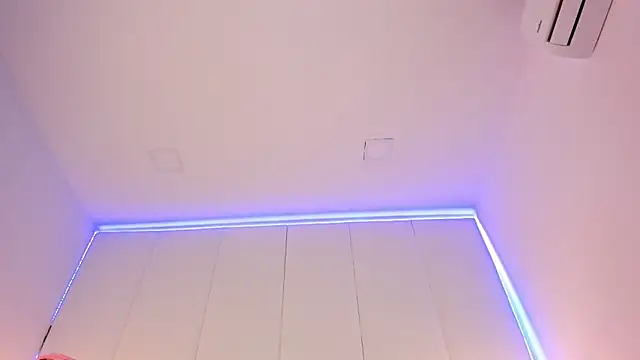 MayaaCardenas online show from 09/12/25, 12:27