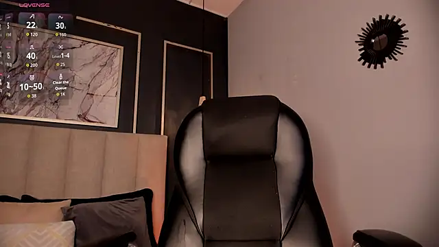 Snapshot of sade_jackson1 chatting on 10/17/25, 04:59 sade jackson1 online show from 10/17/25, 04:59