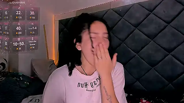 Snapshot of Nellyhills chatting on 10/28/25, 09:57 Nellyhills online show from 10/28/25, 09:57