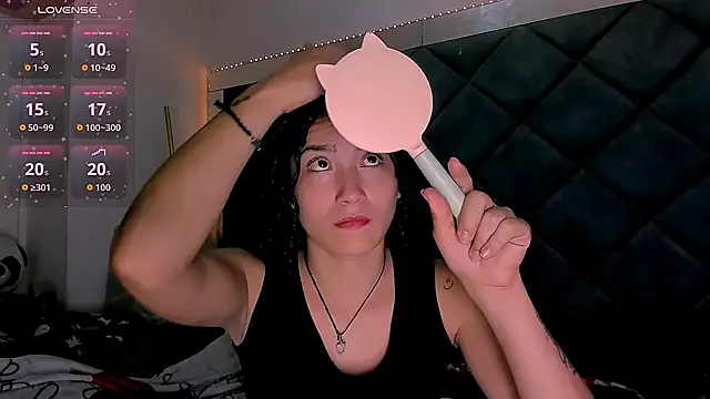 Snapshot of Nellyhills chatting on 10/29/25, 04:53 Nellyhills online show from 10/29/25, 04:53