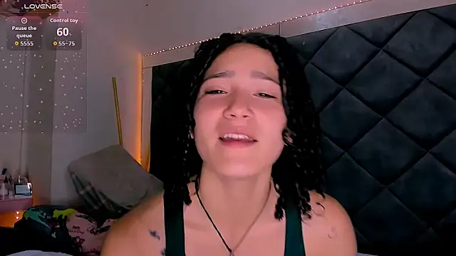 Snapshot of Nellyhills chatting on 11/02/25, 03:36 Nellyhills online show from 11/02/25, 03:36