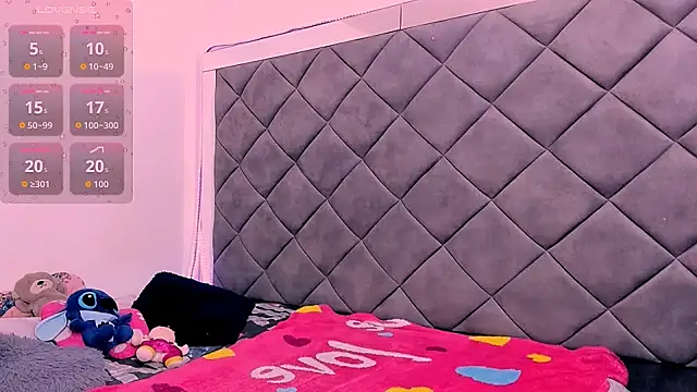 Snapshot of Nellyhills chatting on 11/08/25, 12:49 Nellyhills online show from 11/08/25, 12:49