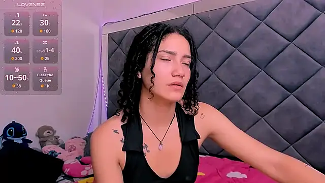 Snapshot of Nellyhills chatting on 11/14/25, 01:54 Nellyhills online show from 11/14/25, 01:54