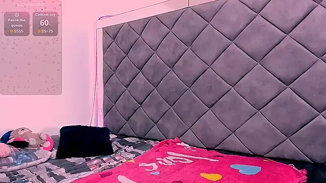 Snapshot of Nellyhills chatting on 11/23/25, 06:08 Nellyhills online show from 11/23/25, 06:08