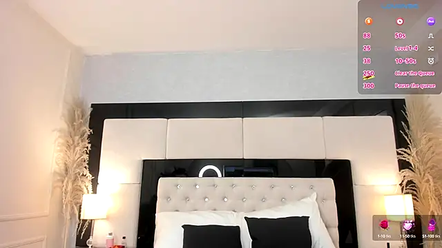 Snapshot of CarlaRossi_ chatting on 10/07/25, 07:44 CarlaRossi online show from 10/07/25, 07:44