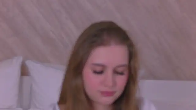 EllieHayes online show from 01/10/25, 04:51