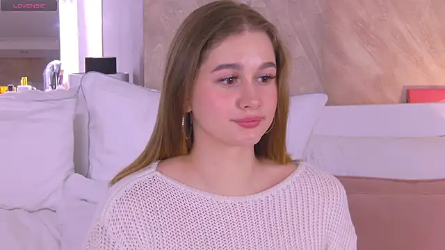 EllieHayes online show from 03/01/25, 01:43