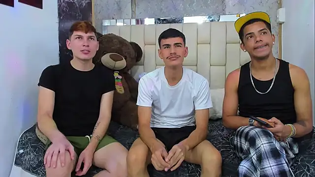 Snapshot of Bi_Latin_Boys1 chatting on 12/12/24, 08:53 Bi Latin Boys1 online show from 12/12/24, 08:53