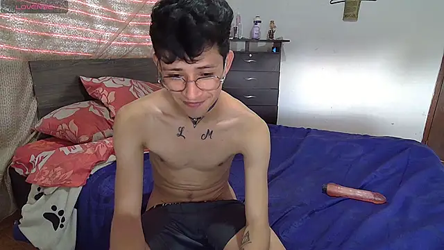 Sweet c4mer0n online show from 10/13/25, 05:46