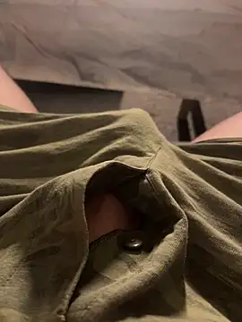 Snapshot of EhemannTotti chatting on 09/15/25, 09:59 EhemannTotti online show from 09/15/25, 09:59