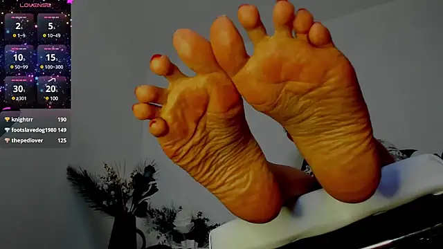 Snapshot of ZAFIRO_WINSLOW chatting on 02/22/25, 02:28 ZAFIRO WINSLOW online show from 02/22/25, 02:28