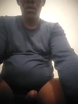 Snapshot of zuludog chatting on 06/04/26, 02:50 zuludog online show from 06/04/26, 02:50