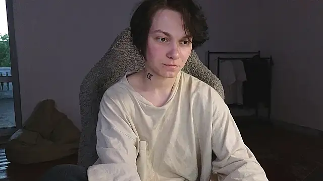 esajukyy online show from 06/03/26, 02:33