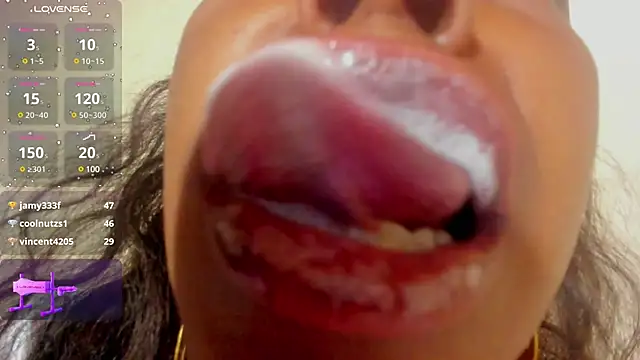 KamariaFyre online show from 01/10/25, 03:39