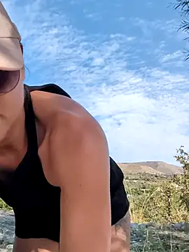 Snapshot of Samira-Summer chatting on 10/10/25, 09:08 Samira-Summer online show from 10/10/25, 09:08