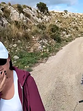 Snapshot of Samira-Summer chatting on 11/04/25, 12:15 Samira-Summer online show from 11/04/25, 12:15